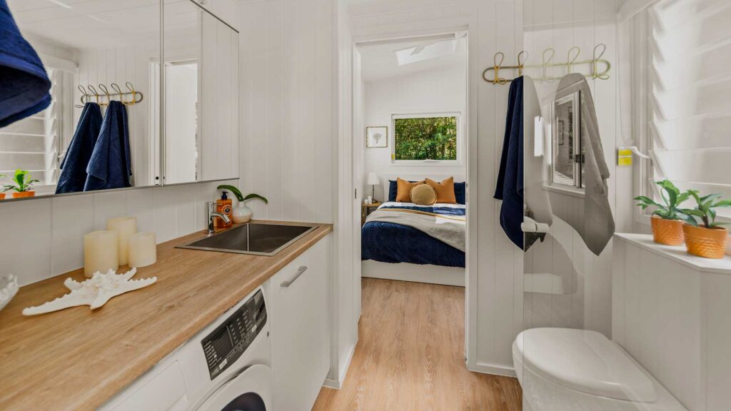 Tiny House Design Casuarina 9.0 - Central bathroom/ensuite design