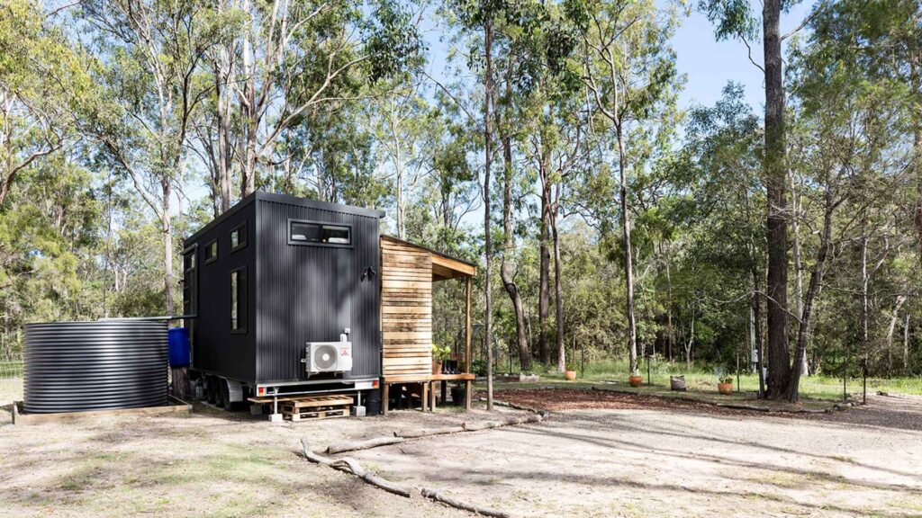 Tiny House plumbing with water tank